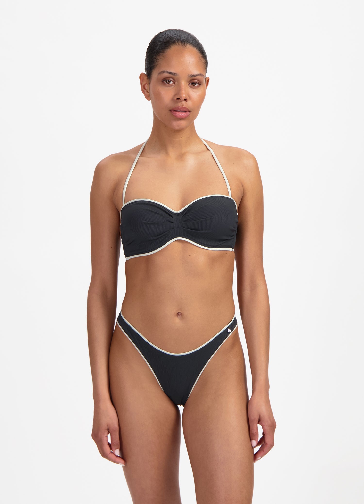 Vanilla & Black bandeau bikinitop
