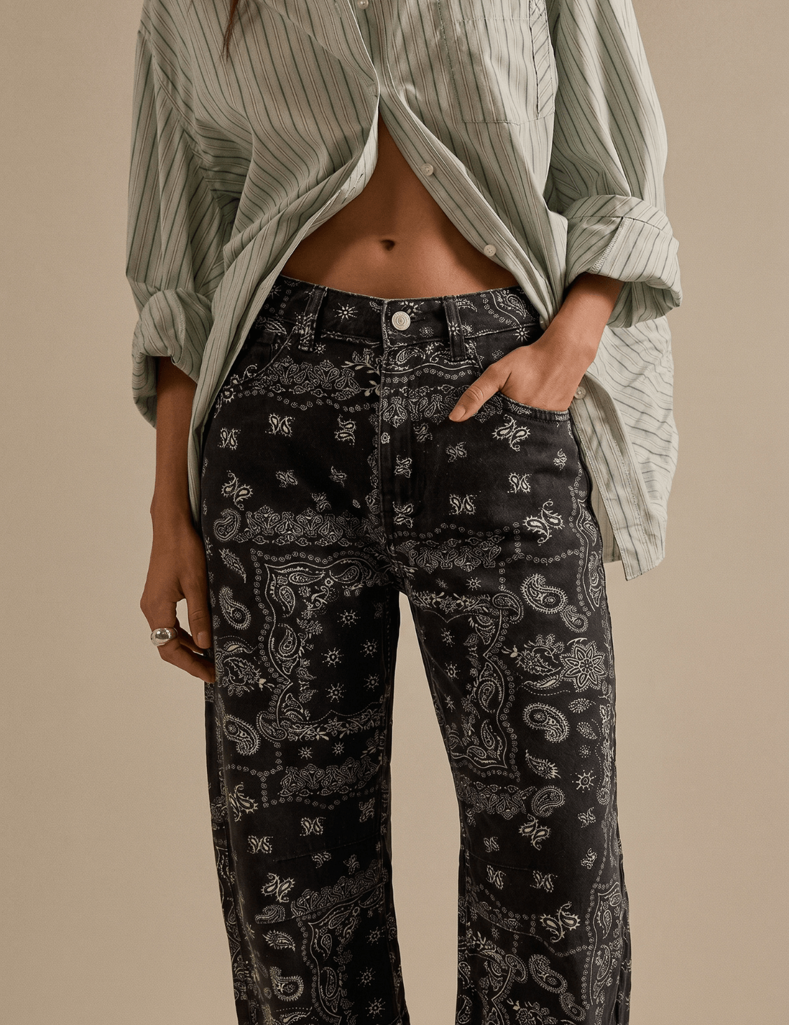 SM_YYNZ_16849WL_black_2.png