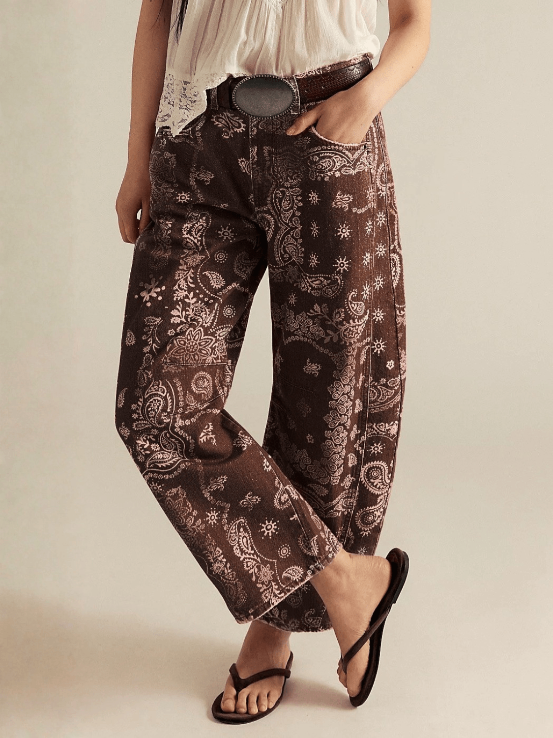 Mid Rise Barrel Jeans - paisleyprint - chocoladebruin