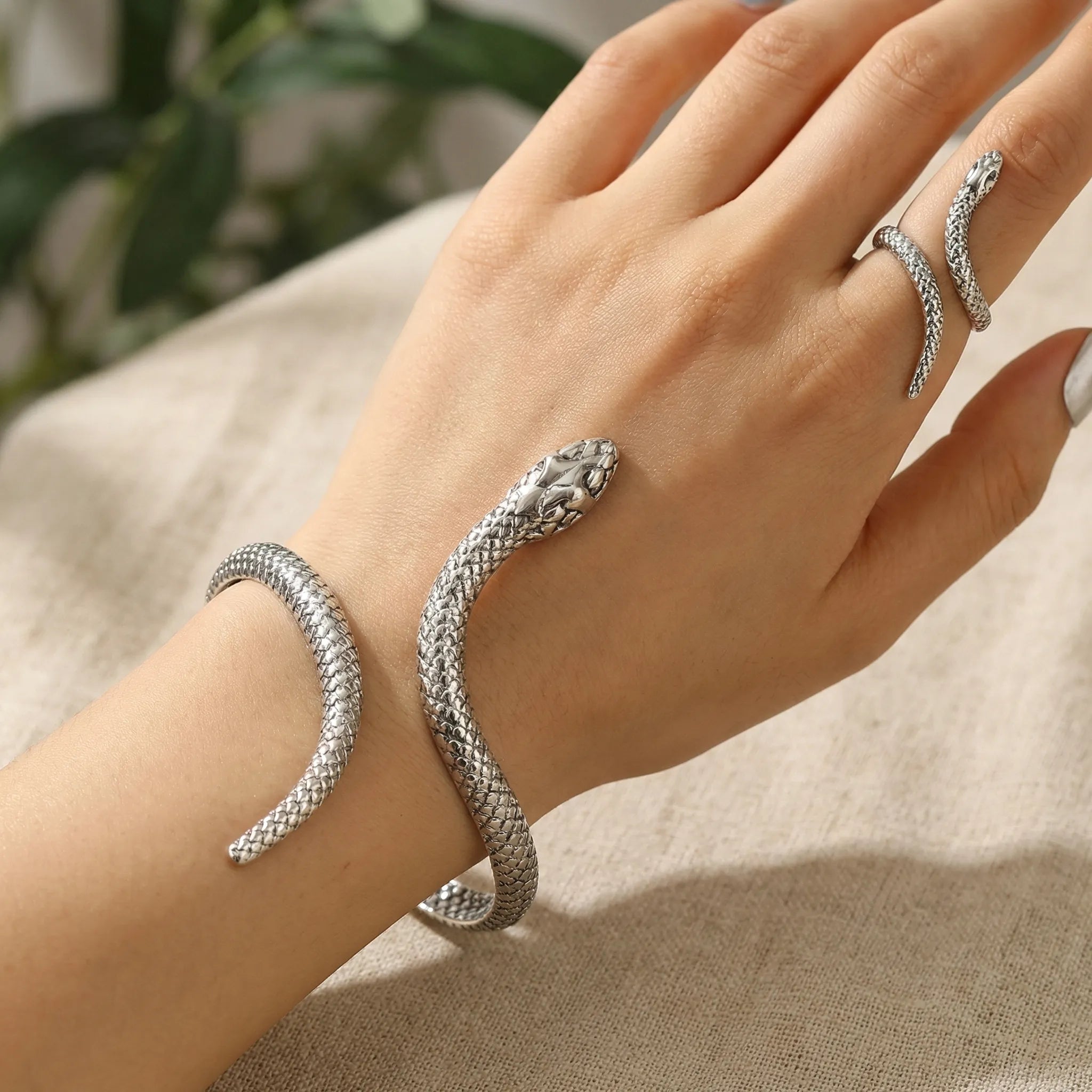 Sieraden_set_dames_Ketting_en_armband_met_elegant_design_Store-bay.nl_2.webp
