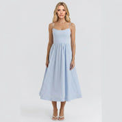 Elegante Midi Jurk met Bandjes en Uitlopende Rok