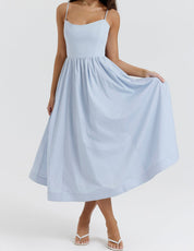 Elegante Midi Jurk met Bandjes en Uitlopende Rok