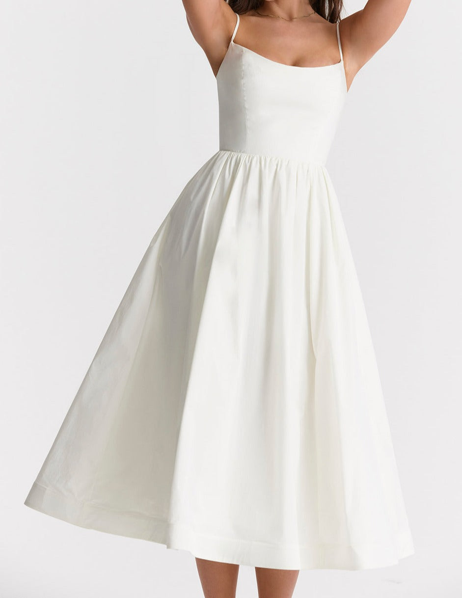 Elegante Midi Jurk met Bandjes en Uitlopende Rok