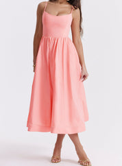 Elegante Midi Jurk met Bandjes en Uitlopende Rok