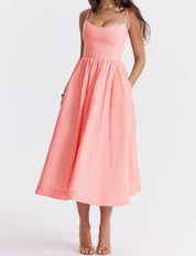 Elegante Midi Jurk met Bandjes en Uitlopende Rok