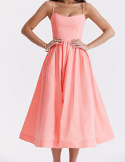Elegante Midi Jurk met Bandjes en Uitlopende Rok