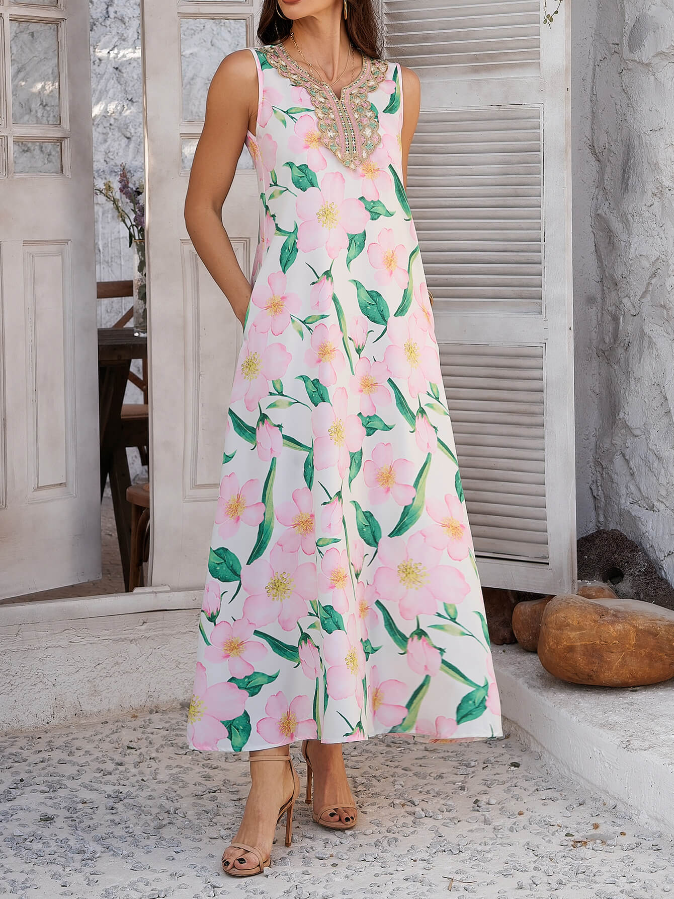 Roze Boho Maxi Jurk met Bloemenprint | Geborduurd Decolleté | Zomerjurk Dames